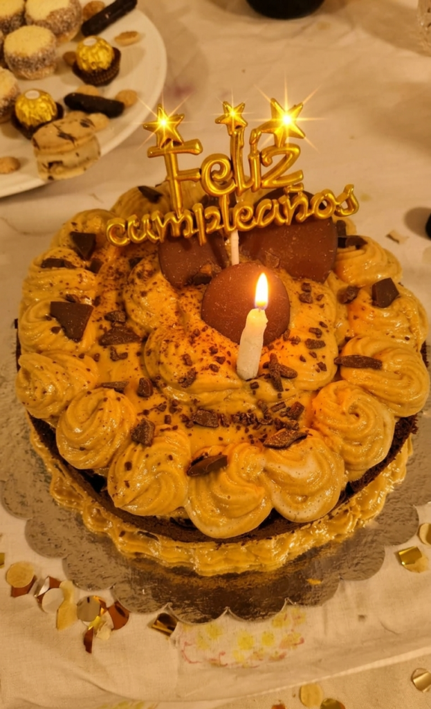 Torta de cumpleaños celebración en casa
